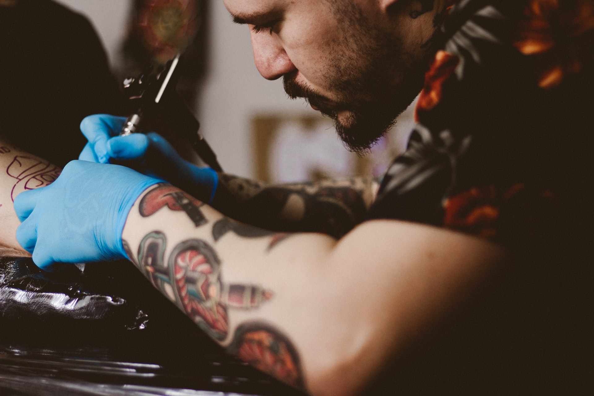 Hvorfor vælge en certificeret tatovør?